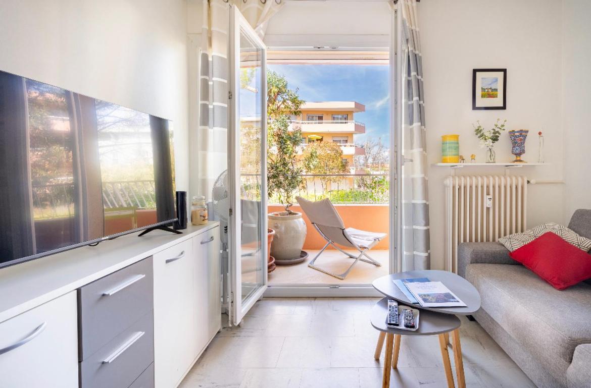 Joli T2 Tres Proche De La Plage De Fréjus Εξωτερικό φωτογραφία
